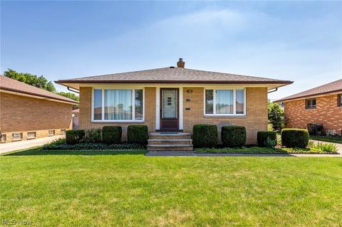 4183 Spring Crest Dr, Brooklyn, OH 44144 photo 1