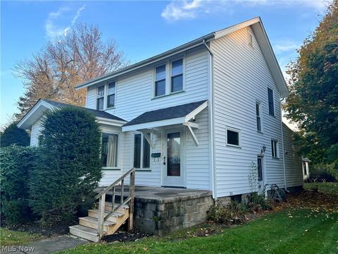2012 E 44th St, Ashtabula, OH 44004 photo 1