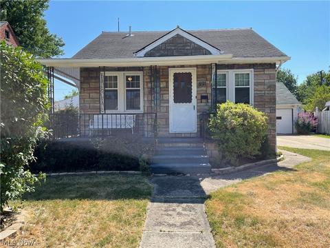 891 E 237th St, Euclid, OH 44123 photo 1