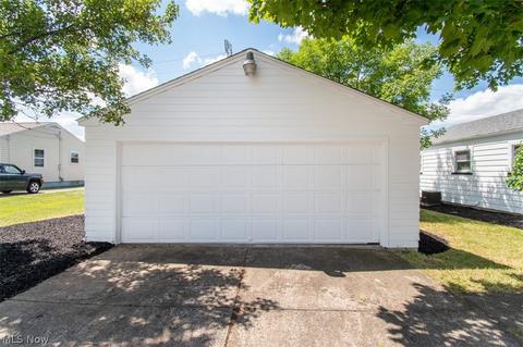 264 Helena Dr, Struthers, OH 44471 photo 18