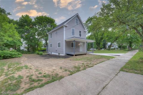 614 Easter Ave, Akron, OH 44307 photo 4