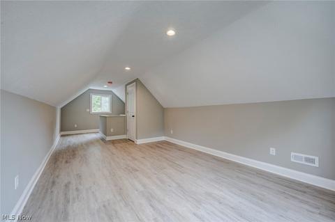 614 Easter Ave, Akron, OH 44307 photo 17