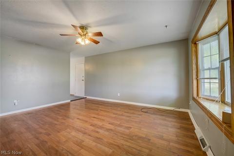 573 Keys Dr, Elyria, OH 44035 photo 9