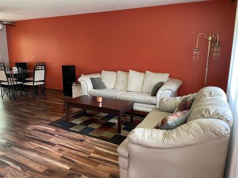 14021 Janice Dr, Maple Heights, OH 44137 photo 2