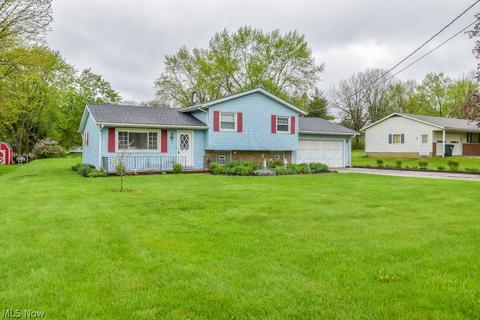 7055 Pinecrest St NE, Canton, OH 44721 photo 1