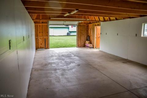 7055 Pinecrest St NE, Canton, OH 44721 photo 22