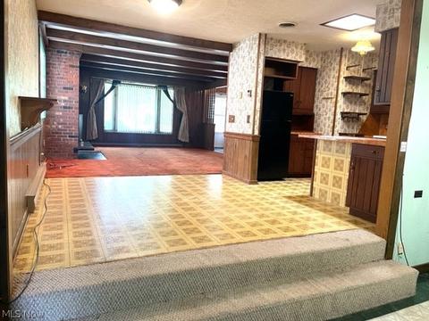 210 E 15th St, Dover, OH 44622 photo 5