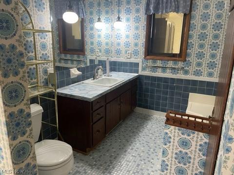 210 E 15th St, Dover, OH 44622 photo 9