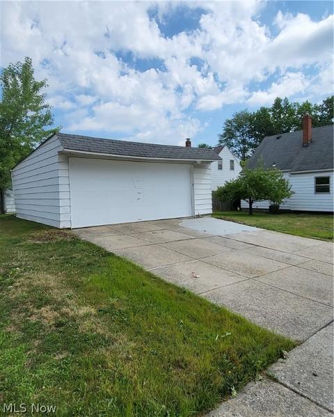 5652 E 141st St, Maple Heights, OH 44137 photo 4