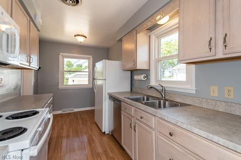 1854 Rush Rd, Wickliffe, OH 44092 photo 8