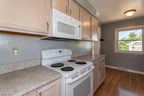 1854 Rush Rd, Wickliffe, OH 44092 photo 9