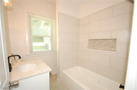 455 Spring St, Struthers, OH 44471 photo 11
