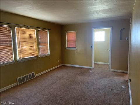 163 Bell Ave, Elyria, OH 44035 photo 2