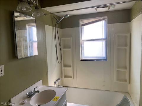 163 Bell Ave, Elyria, OH 44035 photo 8