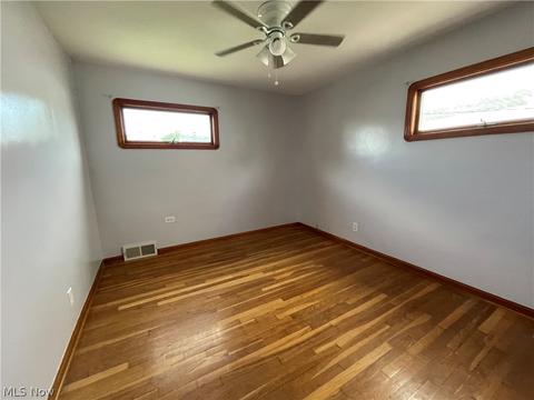 7902 Pelham Dr, Parma, OH 44129 photo 12