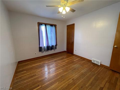 7902 Pelham Dr, Parma, OH 44129 photo 8