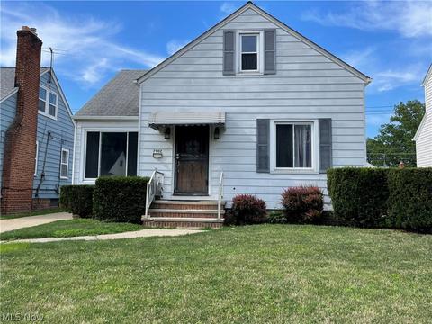 7902 Pelham Dr, Parma, OH 44129 photo 1