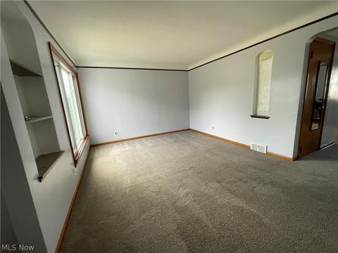 7902 Pelham Dr, Parma, OH 44129 photo 5