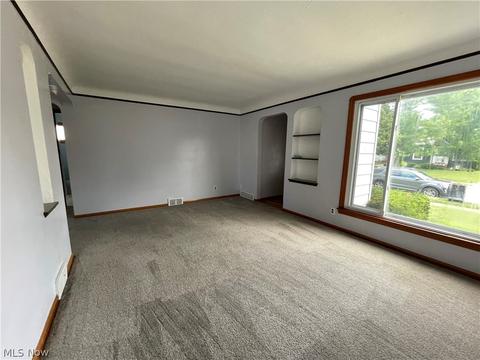 7902 Pelham Dr, Parma, OH 44129 photo 6