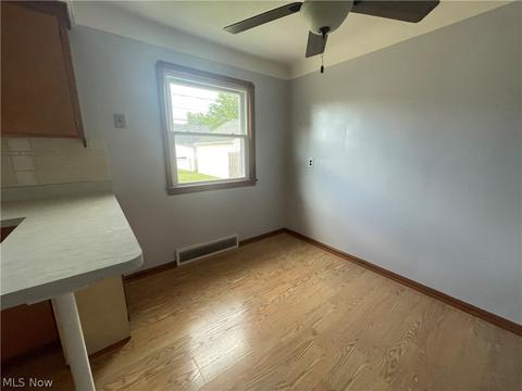 7902 Pelham Dr, Parma, OH 44129 photo 15