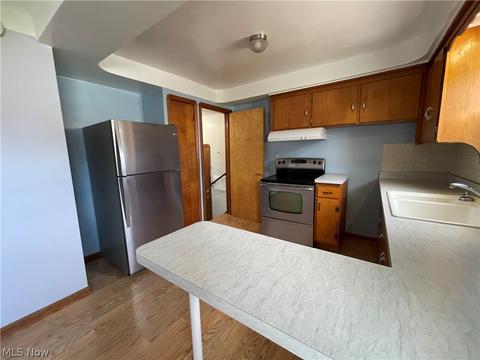 7902 Pelham Dr, Parma, OH 44129 photo 4
