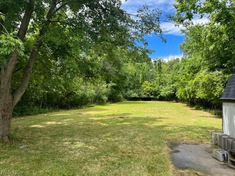 2874 Surf Ave, Lorain, OH 44053 photo 3