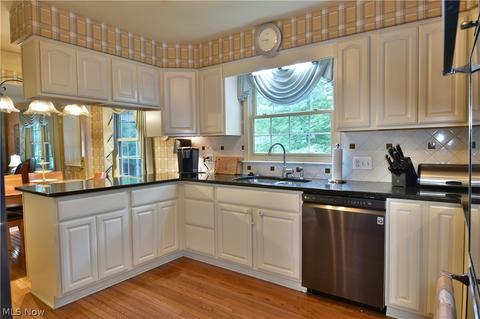 8016 Spartan Dr, Boardman, OH 44512 photo 9