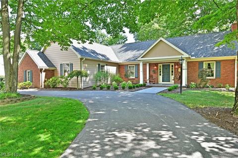 8016 Spartan Dr, Boardman, OH 44512 photo 2