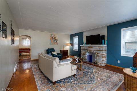 2318 E 31st St, Lorain, OH 44055 photo 7