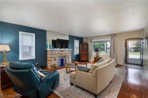 2318 E 31st St, Lorain, OH 44055 photo 4