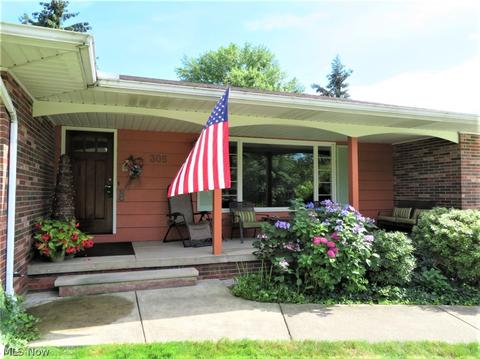 305 Hamilton Cir, Elyria, OH 44035 photo 2