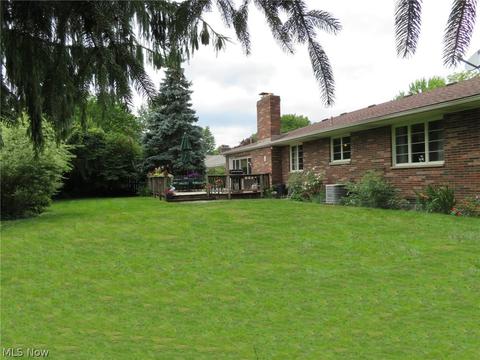 305 Hamilton Cir, Elyria, OH 44035 photo 3