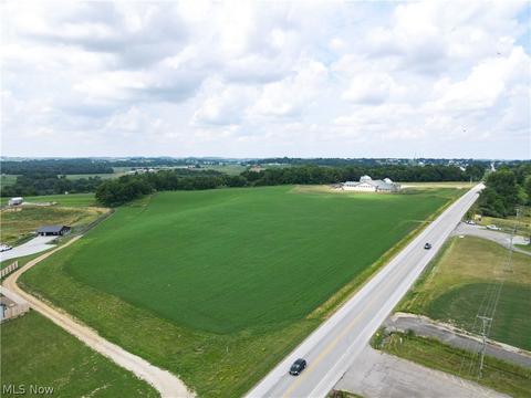17307 Dover Rd, Dundee, OH 44624 photo 2