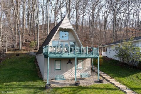57 E Mohawk Dr, Malvern, OH 44644 photo 2
