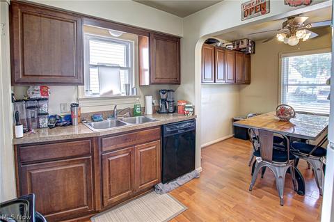 5415 Forest Ave, Parma, OH 44129 photo 4