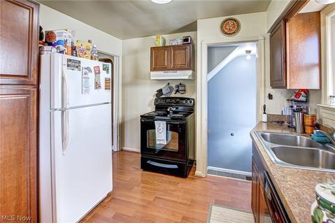 5415 Forest Ave, Parma, OH 44129 photo 3
