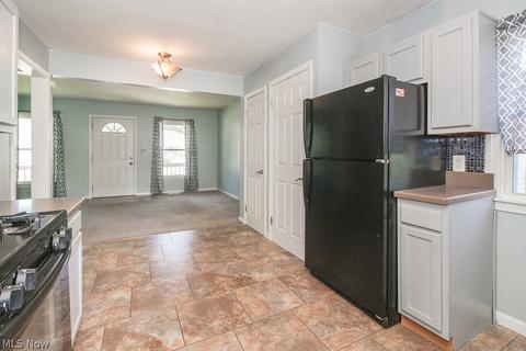 1137 Bell Ct, Elyria, OH 44035 photo 5