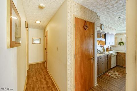 3842 Edgewood Dr, Lorain, OH 44053 photo 3