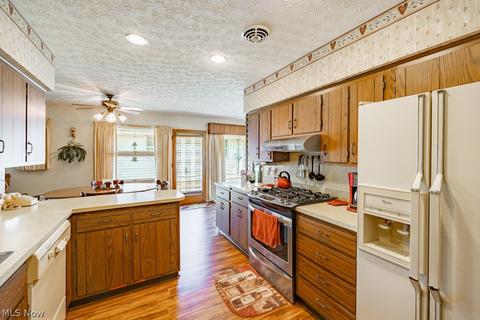 3842 Edgewood Dr, Lorain, OH 44053 photo 9