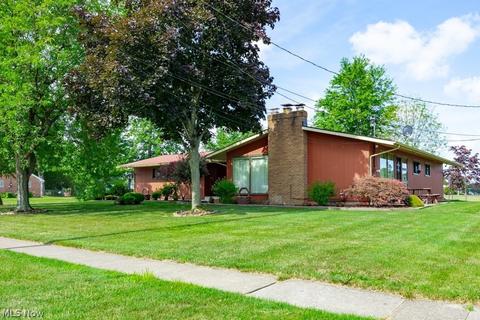 3842 Edgewood Dr, Lorain, OH 44053 photo 2