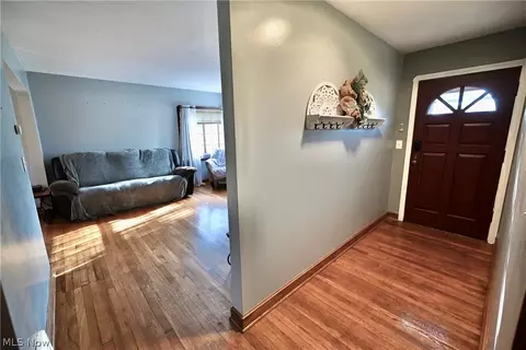 1963 E Sprague Rd, Seven Hills, OH 44131 photo 7