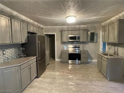 603 E 35th St, Lorain, OH 44055 photo 9