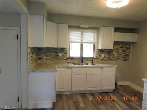 809 Spring St, Conneaut, OH 44030 photo 7