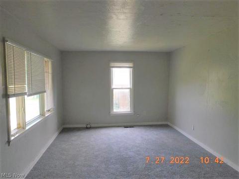 809 Spring St, Conneaut, OH 44030 photo 5