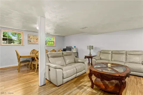 913 Salem Ave, Elyria, OH 44035 photo 25