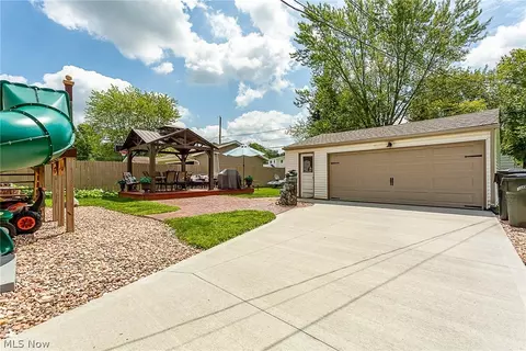 913 Salem Ave, Elyria, OH 44035 photo 32