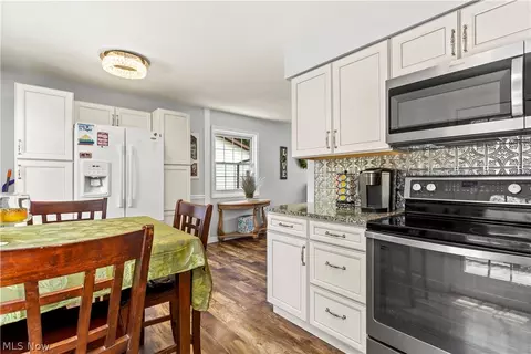 913 Salem Ave, Elyria, OH 44035 photo 9