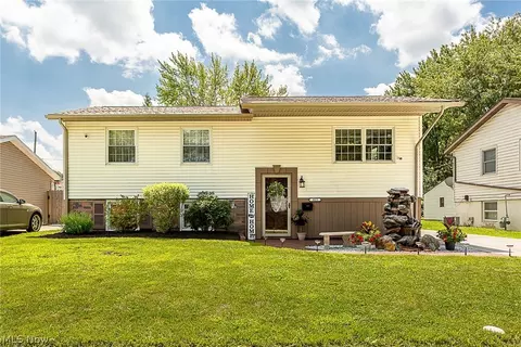 913 Salem Ave, Elyria, OH 44035 photo 2