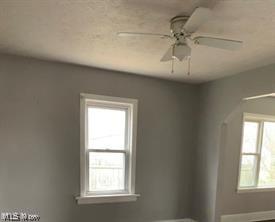 719 Evans Ave, Akron, OH 44310 photo 5