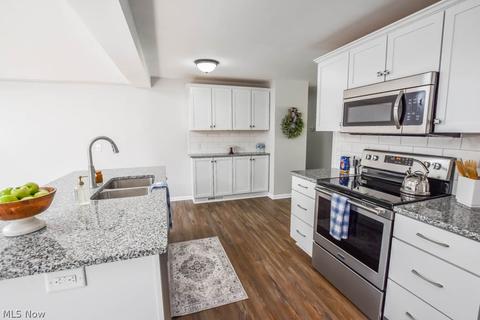 146 Mount Marie Ave NW, Canton, OH 44708 photo 9